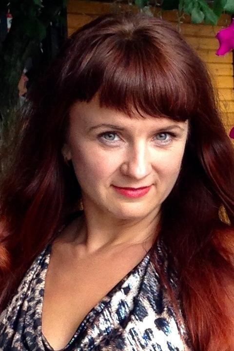 Elena sucht einen Partner über die Partnervermittlung Ukraine Foto von Elena, einer Frau aus der Ukraine auf Partnersuche