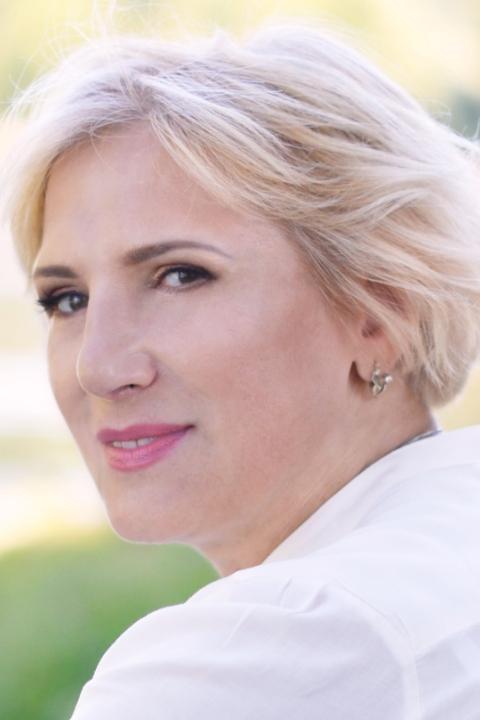 Tanya (62) aus Osteuropa sucht einen Mann