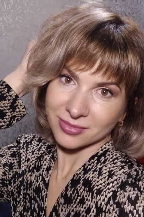 Yuliia (40) aus Osteuropa sucht einen Mann