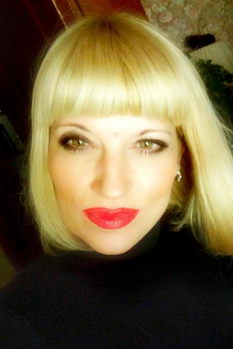 Lada (47) aus Osteuropa sucht einen Mann