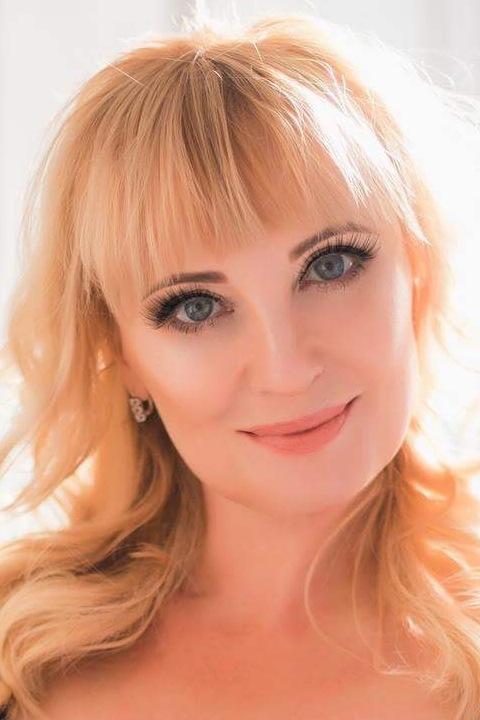Iryna sucht einen Partner über die Partnervermittlung Ukraine Foto von Iryna, einer Frau aus der Ukraine auf Partnersuche