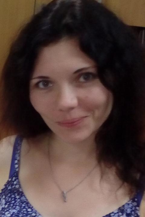 Oksana sucht einen Partner über die Partnervermittlung Ukraine Foto von Oksana, einer Frau aus der Ukraine auf Partnersuche