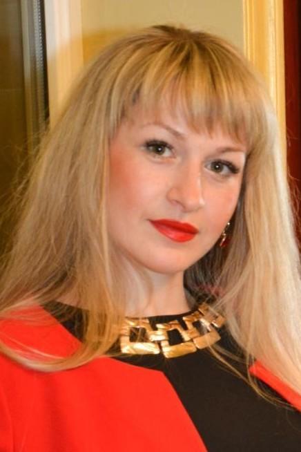Julia (41) aus Osteuropa sucht einen Mann