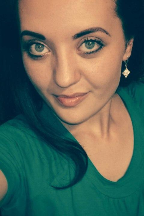 Aleksandra sucht einen Partner über die Partnervermittlung Ukraine Foto von Aleksandra, einer Frau aus der Ukraine auf Partnersuche