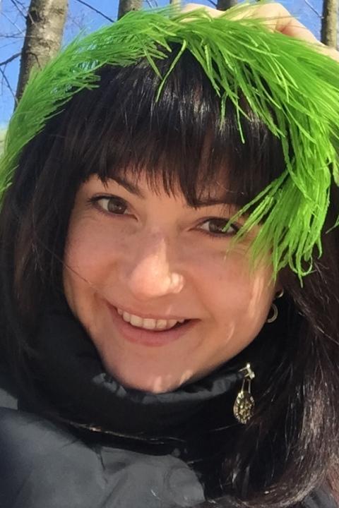Lena sucht einen Partner über die Partnervermittlung Ukraine Foto von Lena, einer Frau aus der Ukraine auf Partnersuche