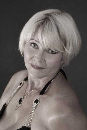 Nadiia sucht einen Partner über die Partnervermittlung Ukraine. 