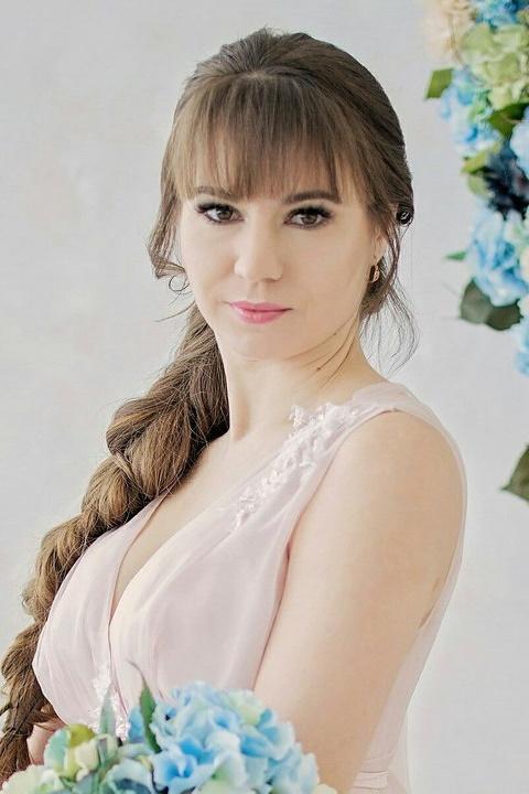 Liliya (38) aus Osteuropa sucht einen Mann