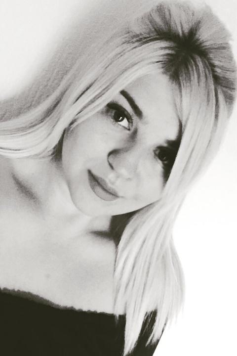Maria sucht einen Partner über die Partnervermittlung Ukraine Foto von Maria, einer Frau aus der Ukraine auf Partnersuche
