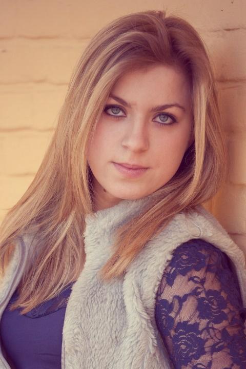 Jane sucht einen Partner über die Partnervermittlung Ukraine Foto von Jane, einer Frau aus der Ukraine auf Partnersuche