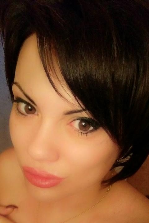 Elena (40) aus Osteuropa sucht einen Mann