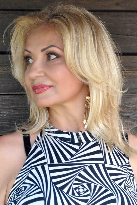 Sima (62) aus Osteuropa sucht einen Mann