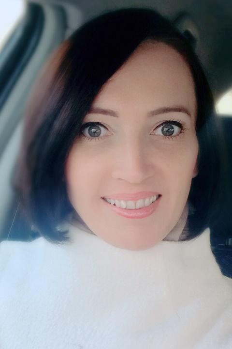 Natali sucht einen Partner über die Partnervermittlung Ukraine Foto von Natali, einer Frau aus der Ukraine auf Partnersuche
