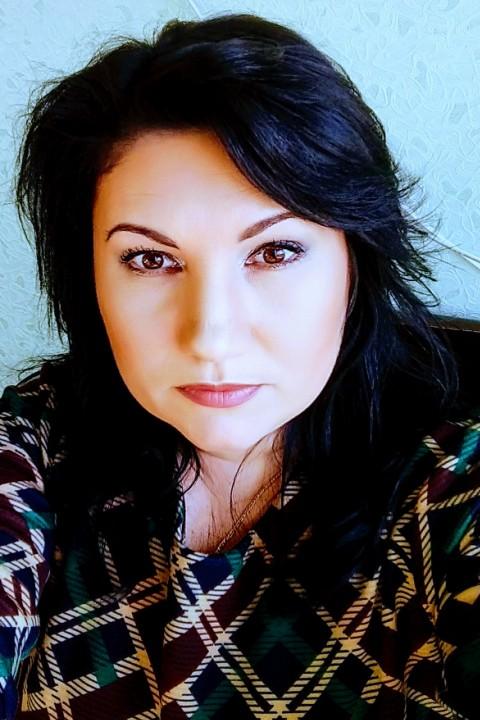 Viktoria (45) aus Osteuropa sucht einen Mann