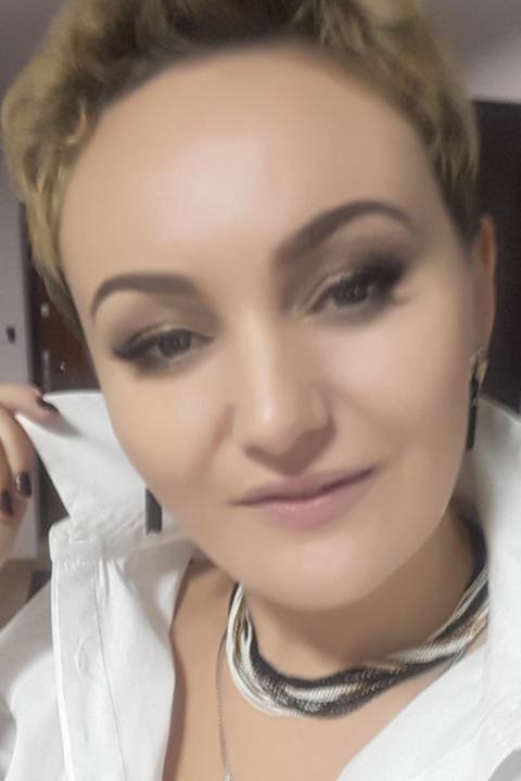 Ilona (45) aus Osteuropa sucht einen Mann