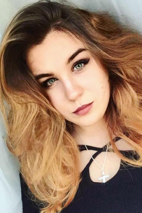 Darina sucht einen Partner über die Partnervermittlung Ukraine Foto von Darina, einer Frau aus der Ukraine auf Partnersuche
