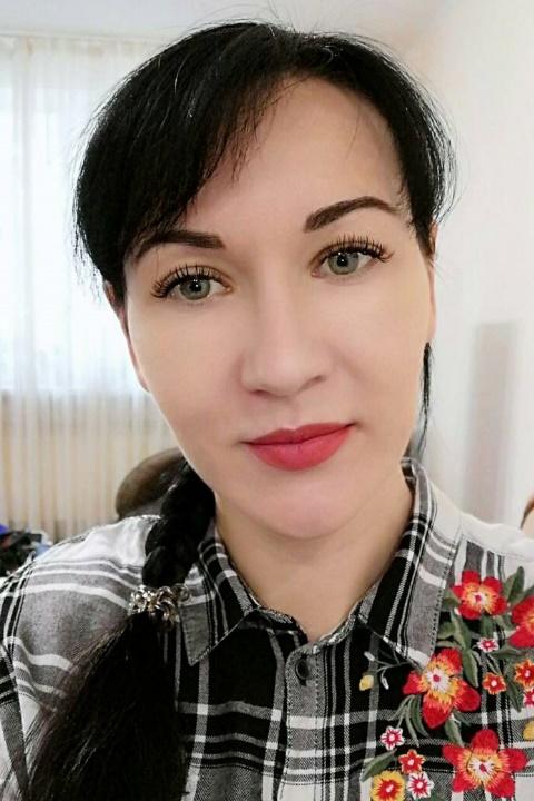 Irina sucht einen Partner über die Partnervermittlung Ukraine Foto von Irina, einer Frau aus der Ukraine auf Partnersuche
