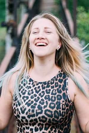 Olexandra sucht einen Partner über die Partnervermittlung Ukraine Foto von Olexandra, einer Frau aus der Ukraine auf Partnersuche