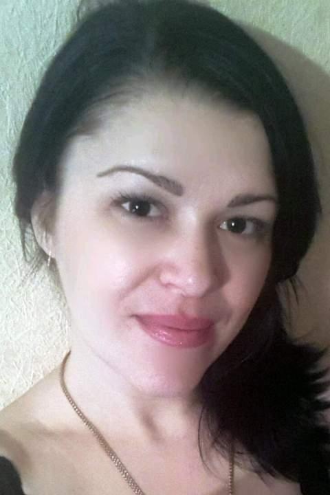 Viktoria (47) aus Osteuropa sucht einen Mann