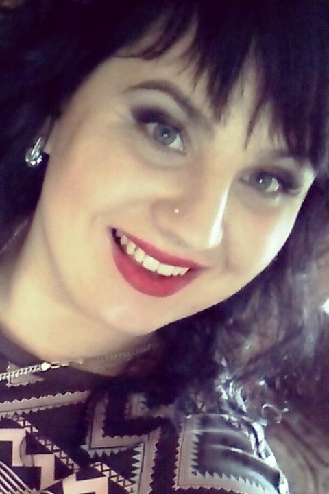 Iryna sucht einen Partner über die Partnervermittlung Ukraine Foto von Iryna, einer Frau aus der Ukraine auf Partnersuche