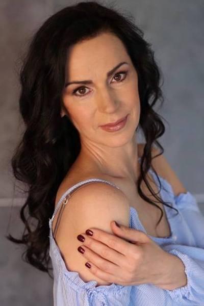 Angela sucht einen Partner über die Partnervermittlung Ukraine Foto von Angela, einer Frau aus der Ukraine auf Partnersuche