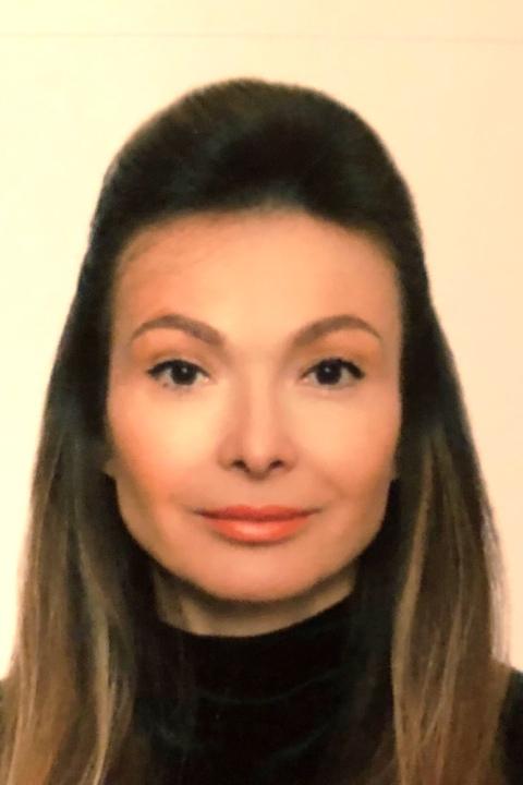 Elena sucht einen Partner über die Partnervermittlung Ukraine Foto von Elena, einer Frau aus der Ukraine auf Partnersuche