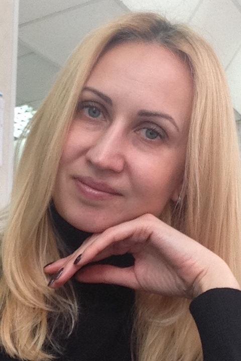 Elena sucht einen Partner über die Partnervermittlung Ukraine Foto von Elena, einer Frau aus der Ukraine auf Partnersuche