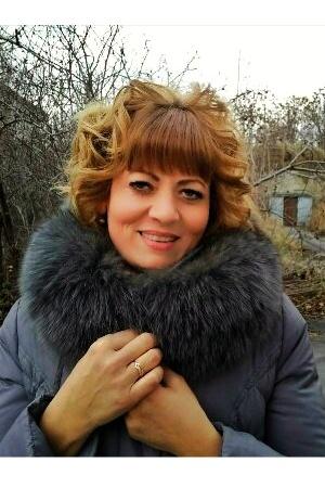 Julia sucht einen Partner über die Partnervermittlung Ukraine Foto von Julia, einer Frau aus der Ukraine auf Partnersuche
