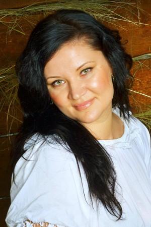 Elena sucht einen Partner über die Partnervermittlung Ukraine Foto von Elena, einer Frau aus der Ukraine auf Partnersuche