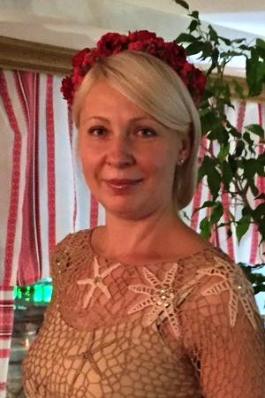 Viktoria (53) aus Osteuropa sucht einen Mann