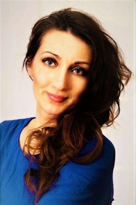 Elena sucht einen Partner über die Partnervermittlung Ukraine Foto von Elena, einer Frau aus der Ukraine auf Partnersuche