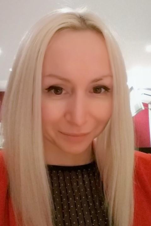 Kristina sucht einen Partner über die Partnervermittlung Ukraine Foto von Kristina, einer Frau aus der Ukraine auf Partnersuche
