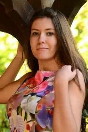 Diana sucht einen Partner über die Partnervermittlung Ukraine Foto von Diana, einer Frau aus der Ukraine auf Partnersuche