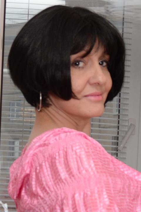 Inna (54) aus Osteuropa sucht einen Mann