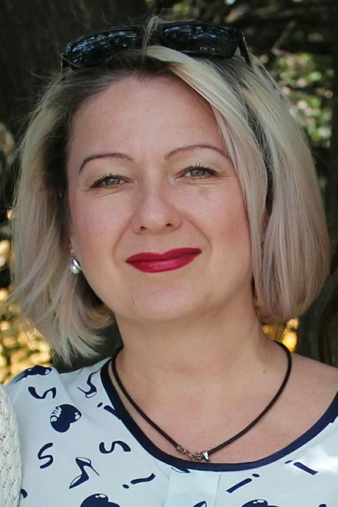 Natasha (56) aus Osteuropa sucht einen Mann