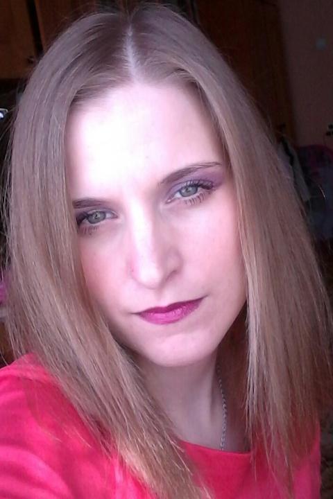 Aleksandra sucht einen Partner über die Partnervermittlung Ukraine Foto von Aleksandra, einer Frau aus der Ukraine auf Partnersuche