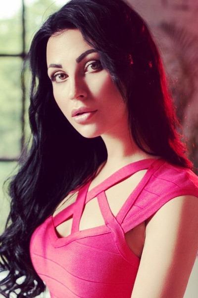 Inna sucht einen Partner über die Partnervermittlung Ukraine Foto von Inna, einer Frau aus der Ukraine auf Partnersuche