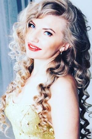 Oksana (40) aus Osteuropa sucht einen Mann