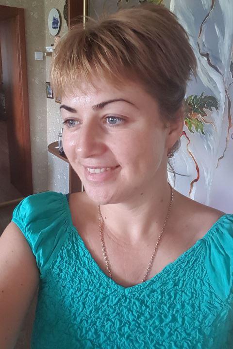 Nataliia sucht einen Partner über die Partnervermittlung Ukraine Foto von Nataliia, einer Frau aus der Ukraine auf Partnersuche