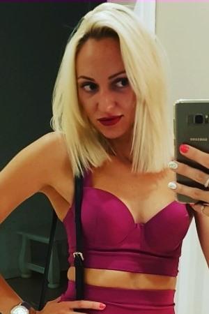 Lana sucht einen Partner über die Partnervermittlung Ukraine Foto von Lana, einer Frau aus der Ukraine auf Partnersuche