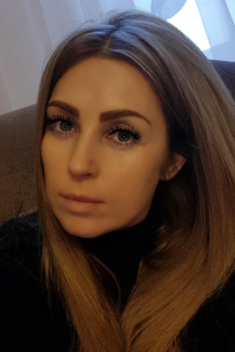 Oksana sucht einen Partner über die Partnervermittlung Ukraine Foto von Oksana, einer Frau aus der Ukraine auf Partnersuche