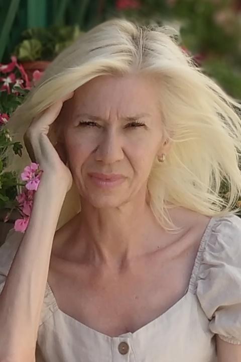 Victoria (53) aus Osteuropa sucht einen Mann
