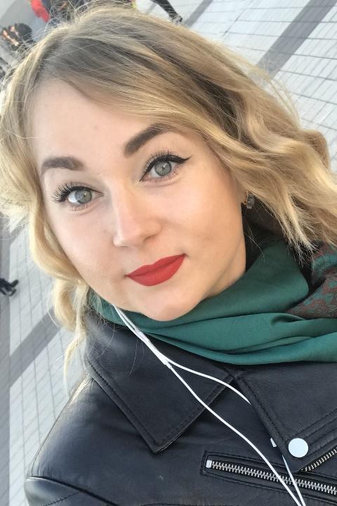 Yuliia sucht einen Partner über die Partnervermittlung Ukraine Foto von Yuliia, einer Frau aus der Ukraine auf Partnersuche