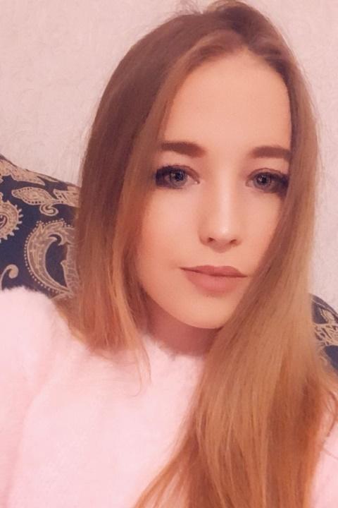 Lera sucht einen Partner über die Partnervermittlung Ukraine Foto von Lera, einer Frau aus der Ukraine auf Partnersuche