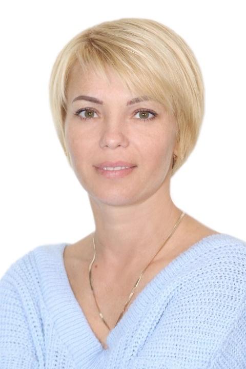 Elena sucht einen Partner über die Partnervermittlung Ukraine Foto von Elena, einer Frau aus der Ukraine auf Partnersuche