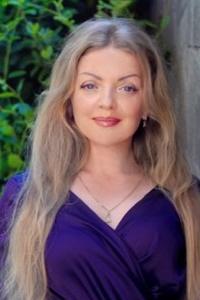 Olga sucht einen Partner über die Partnervermittlung Ukraine Foto von Olga, einer Frau aus der Ukraine auf Partnersuche