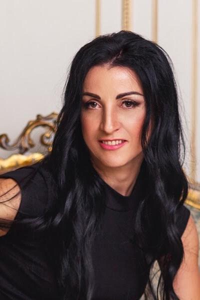 Inna sucht einen Partner über die Partnervermittlung Ukraine Foto von Inna, einer Frau aus der Ukraine auf Partnersuche