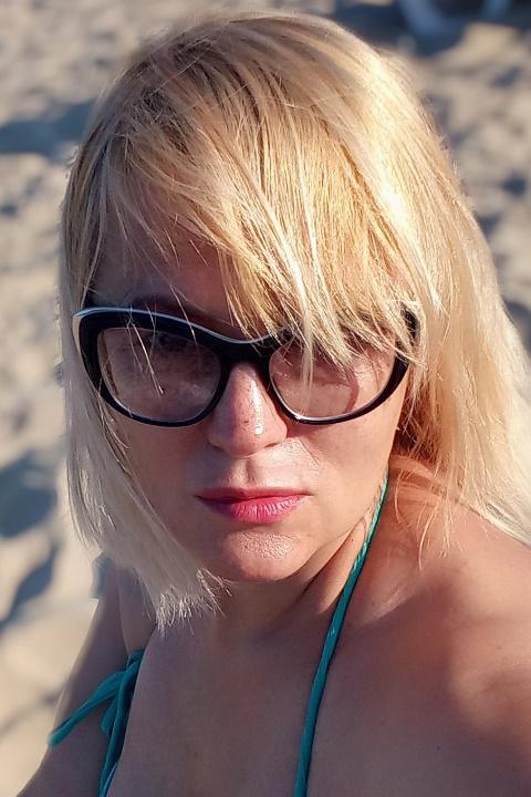 Еlena sucht einen Partner über die Partnervermittlung Ukraine Foto von Еlena, einer Frau aus der Ukraine auf Partnersuche