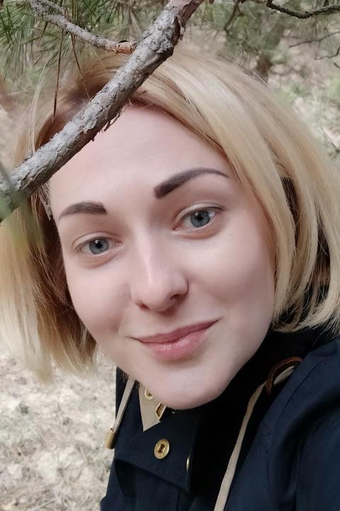 Yuliia sucht einen Partner über die Partnervermittlung Ukraine Foto von Yuliia, einer Frau aus der Ukraine auf Partnersuche