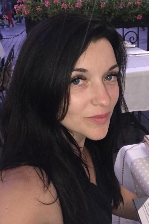 Irina sucht einen Partner über die Partnervermittlung Ukraine Foto von Irina, einer Frau aus der Ukraine auf Partnersuche