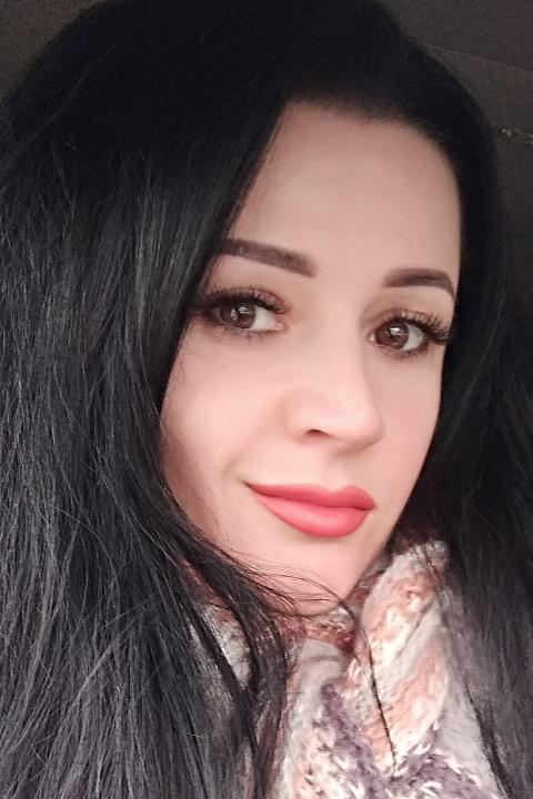 Maria sucht einen Partner über die Partnervermittlung Ukraine Foto von Maria, einer Frau aus der Ukraine auf Partnersuche